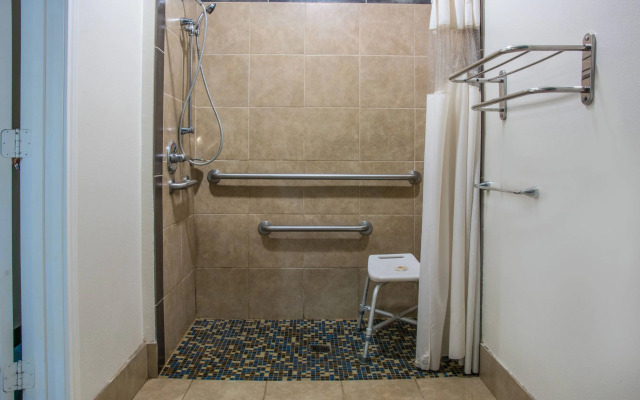 Spark by Hilton Daleville Roanoke North
