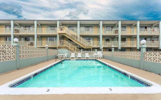 Travelodge by Wyndham Virginia Beach