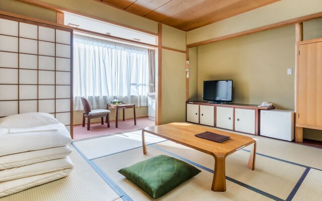 NARA Visitor Center & Inn