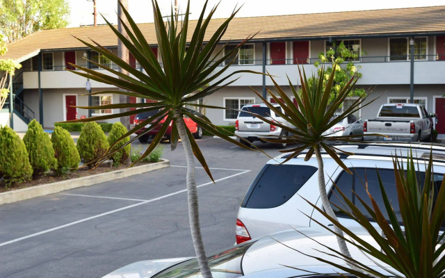 Rose Garden Inn