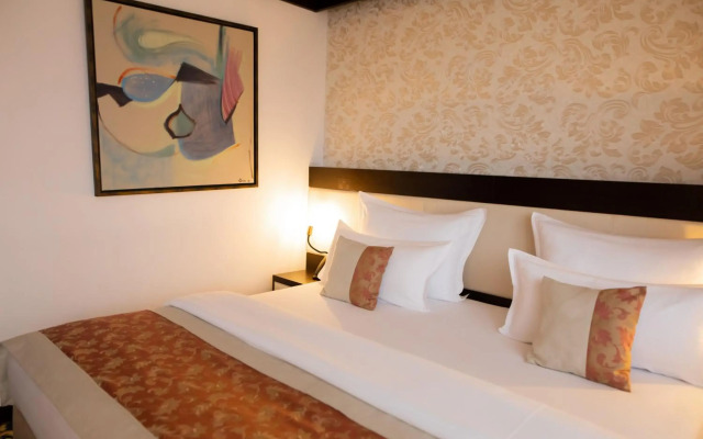 Malak Regency Hotel