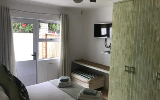 The Green Palm Cottage