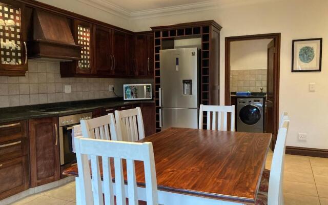2 Rawdons Country Estate