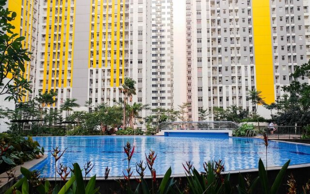 Simply Good Studio Room Apartment At Springlake Summarecon