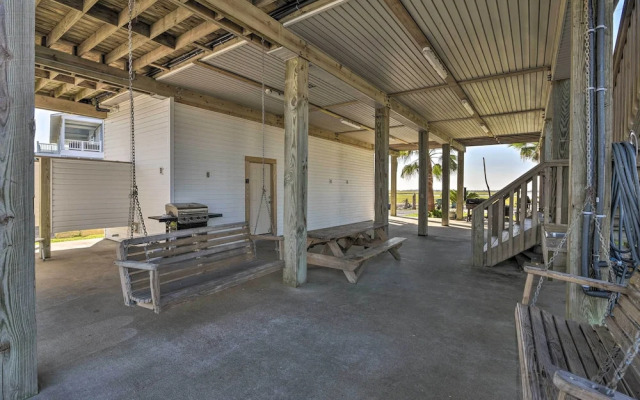 Bayfront Fishing Pier: Galveston Island Home!