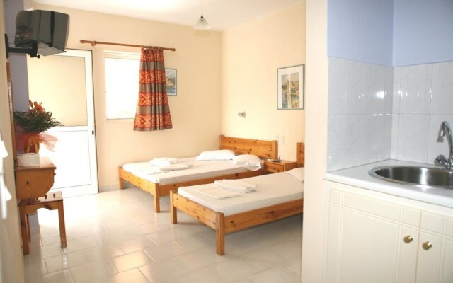 Polyxenis Rooms