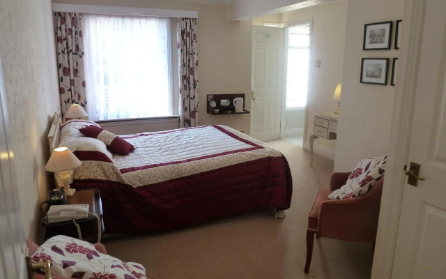 Tyrrells Ford Country Inn  Hotel