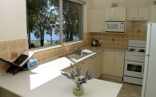 Shipmates, Unit 4/51 Christmas Bush Avenue