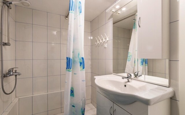 Beautiful Home in Vodnjan With Wifi and 4 Bedrooms