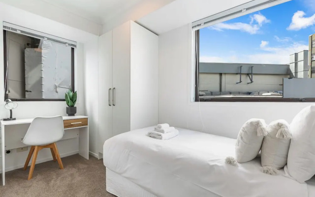 Central 3BR Full Kitchen & Amenities Zodiak Stays