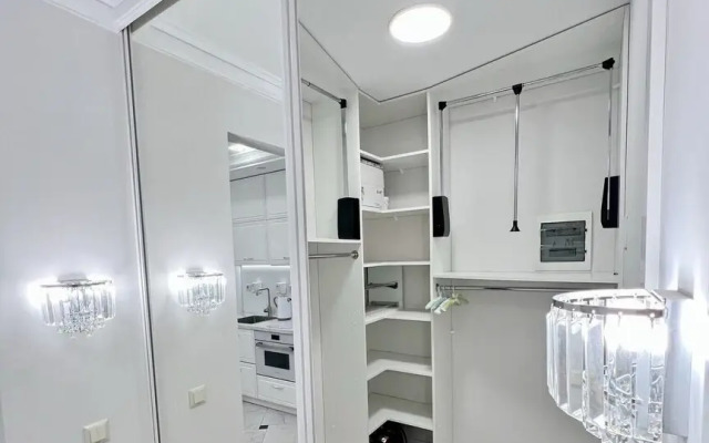 Designer Apartments near Dana Mall