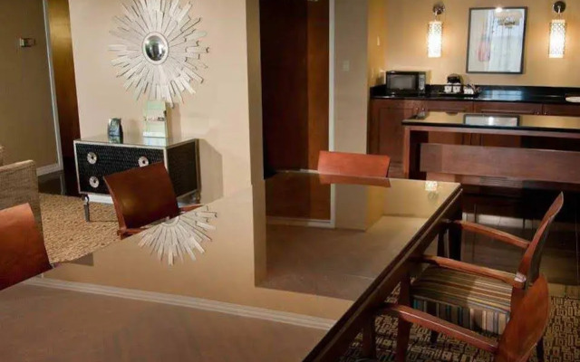 DoubleTree by Hilton Collinsville - St. Louis