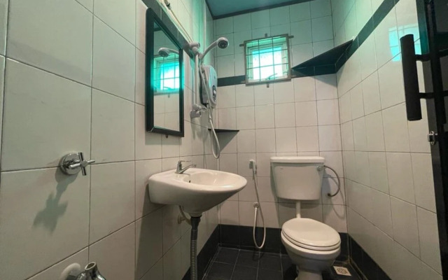 OYO 90368 Jono's Place Guesthouse