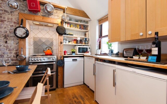 The Loft Wimbledon Retreat - MAO