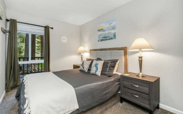 Skylandia Escape by Tahoe Mountain Properties