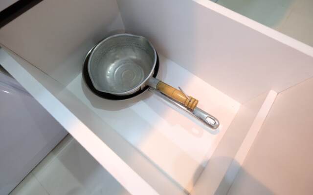 Homey Bassura City Apartment near Shopping Center