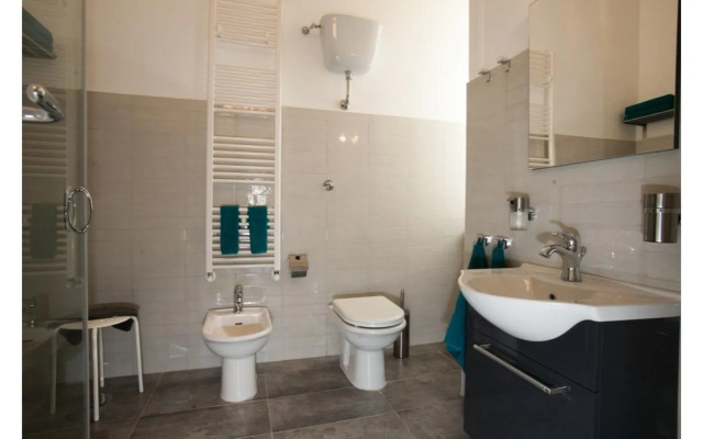 Largo Donnaregina Home