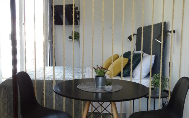 Hermes New & Comfy Studio - 25' walk to the Acropolis