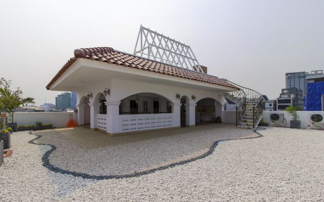 RedDoorz Plus @ Kwitang 2