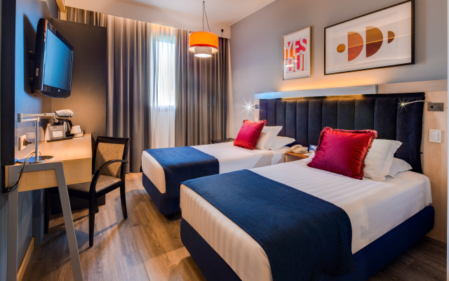 Отель Holiday Inn Bologna Fiera