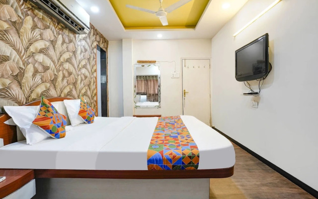 Fabhotel Saroj Inn