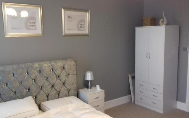 Lansdown House Bed & Breakfast