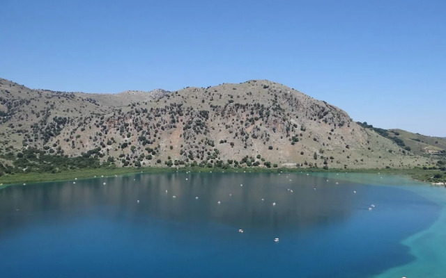 Linda's Villa In Unrivalled Position in Kournas - Amazing View!