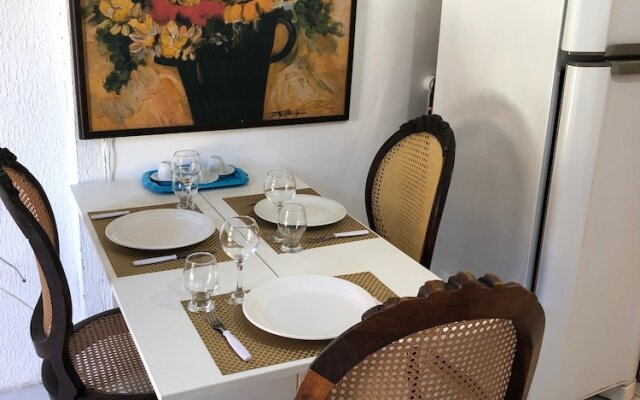 Apartamento com Piscina a Beira Mar