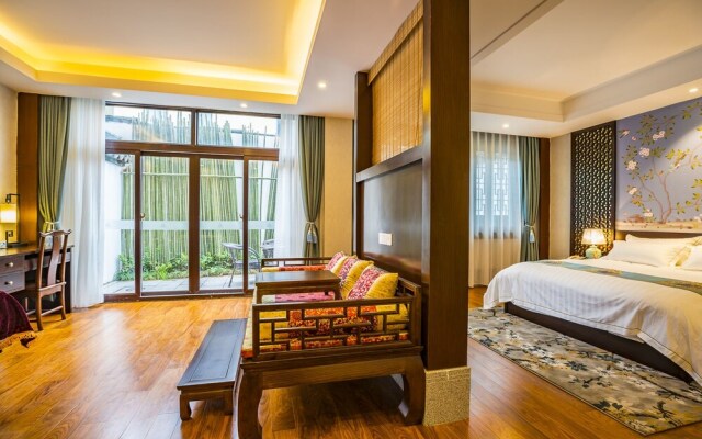 Graceland Garden Court Hotel