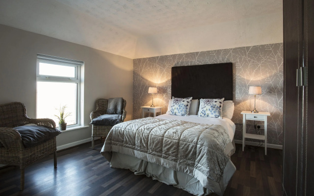 Maddens Bridge Bar, Restaurant & Guesthouse