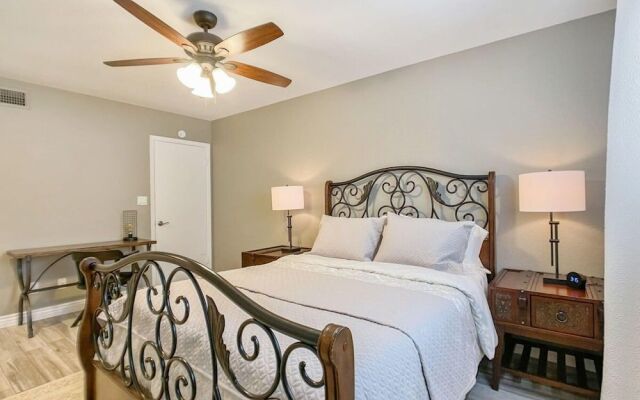 Glendale Charm by Casago