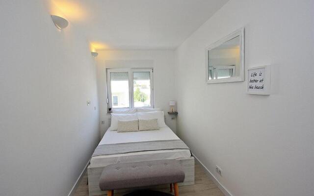 Apartments Tomy