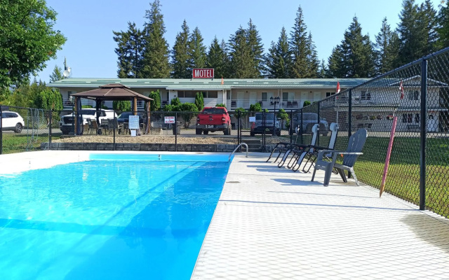 Clearwater Country Inn & RV Park