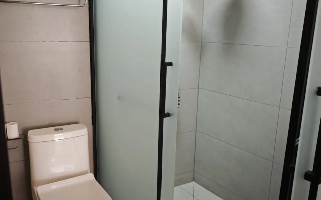 Tiger Leaping Half Way Guest House