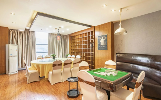 Xiangyang Hechi Shang Pin Hotel
