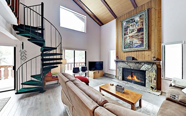 Peaceful Timber - 2 Br Home