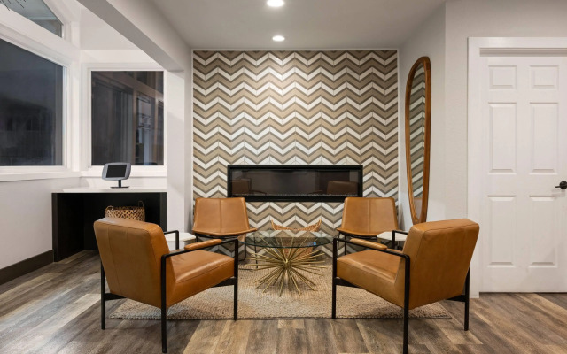 Days Inn by Wyndham Monterey Downtown