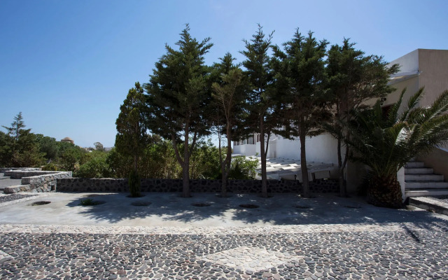 The Birds Villa included Car rental