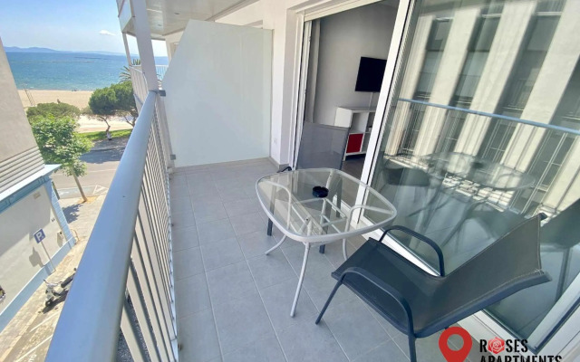 Roses Apartments Estudio 1 vista mar lateral