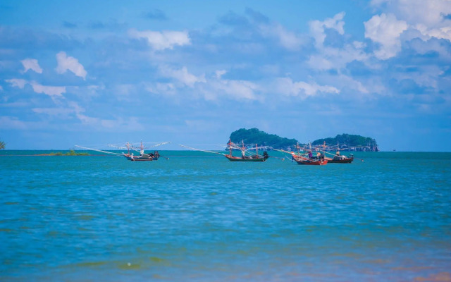 Starlight Beach Resort Chumphon