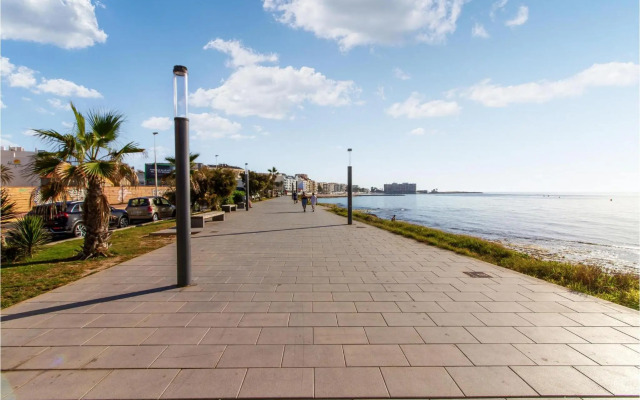 Nice apartment in Torrevieja with 3 Bedrooms