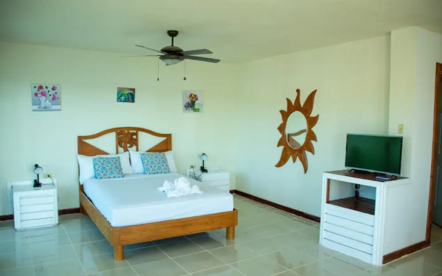 Los Balcones Over The Sea Hotel