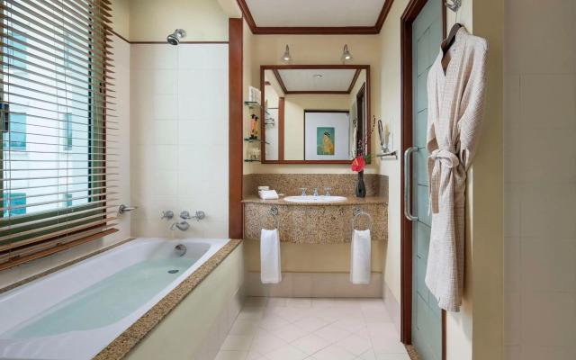 Avani Hai Phong Harbour View Hotel