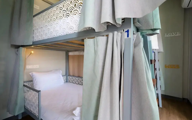 Friends Hostel - Phuket Airport