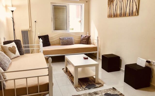 Renovated & Cool Flat In Ideal Location