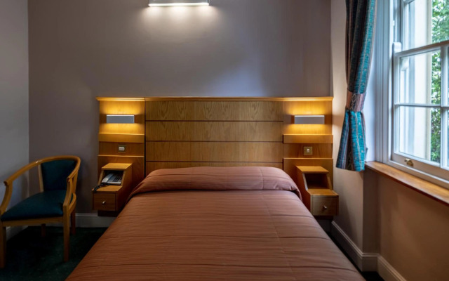 Nayland Hotel