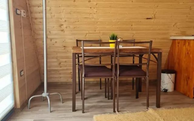 Bucovina-a-framehouse-hottub-fireplace-patio-wifi