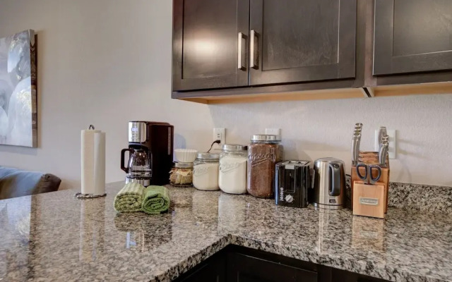 Marbella Lane Executive Townhome, 20 mins to Boulder