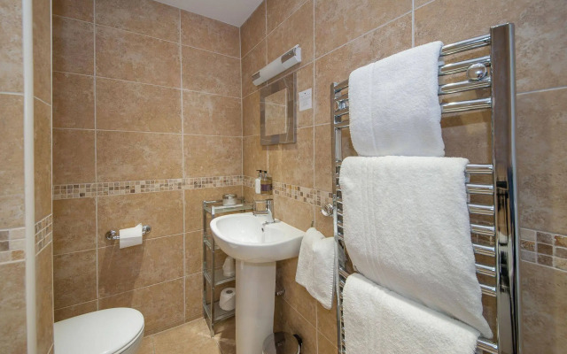 Wheatlands Lodge - Bed & Breakfast