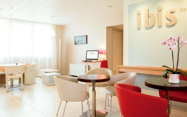ibis Senlis